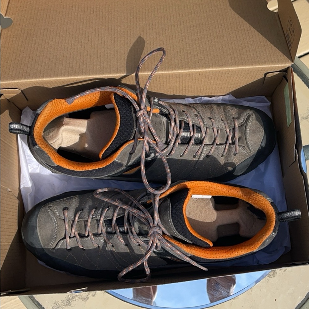 12M - Skechers - Picture 6 of 8